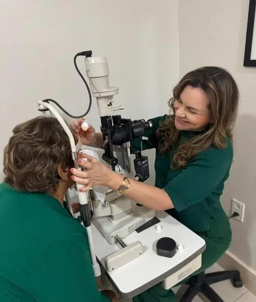 Atendimento oftalmológico em consultório